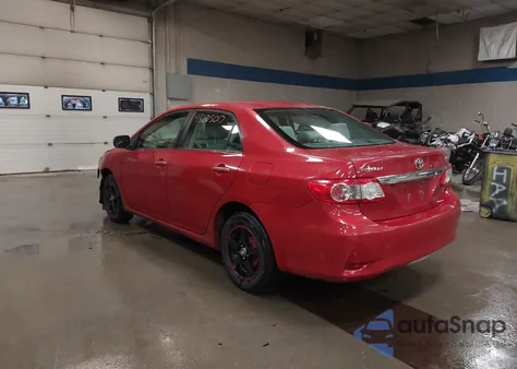 2011 Toyota Corolla Le z USA, uszkodzony, nr VIN 2T1BU4EE6BC702647